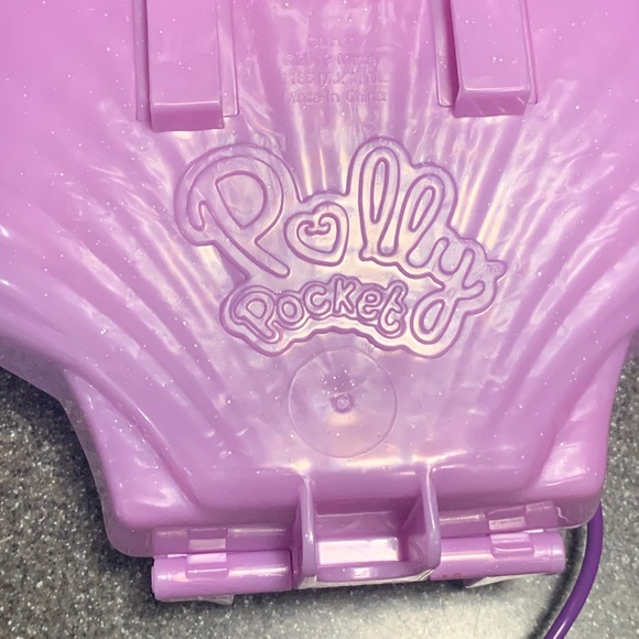 Polly Pocket Seashell Mermaid Clamshell Case and Figurines. - Picture 10 of 14